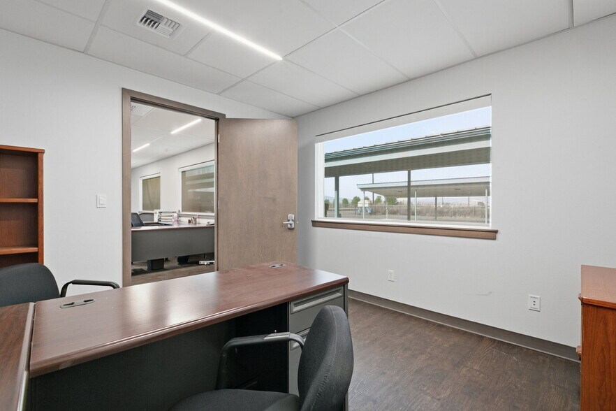 More Photos Of 8031 Branch Rd, Harrah Distribution For Sale