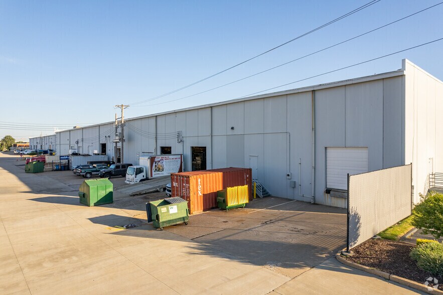 More Photos Of 2675 Scott Ave, Saint Louis Light Manufacturing For Lease