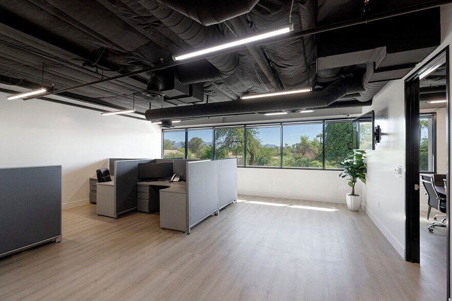More Photos Of 11111 N Scottsdale Rd, Scottsdale Office For Sale