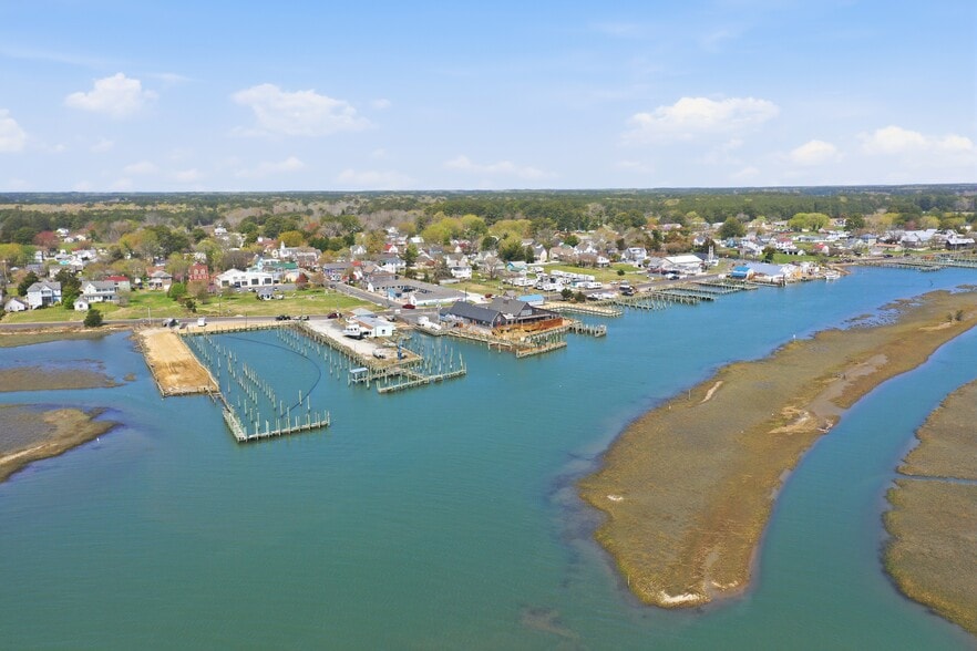 More Photos Of 17 Atlantic Ave, Wachapreague Restaurant For Sale