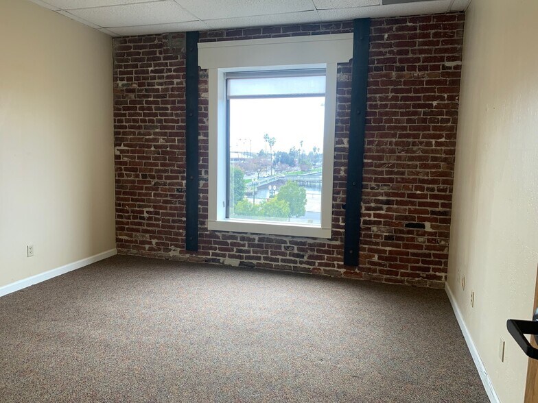 More Photos Of 125 Bridge Pl, Stockton Office For Lease