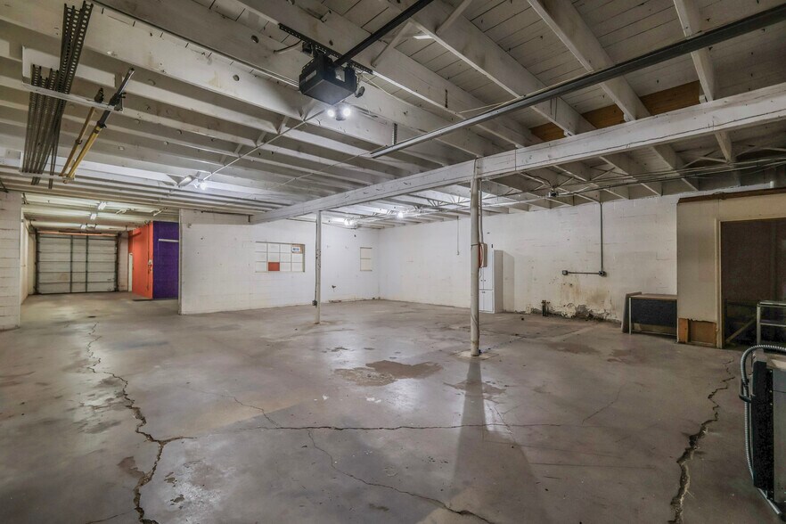 More Photos Of 3209 34th St, Lubbock Flex For Lease