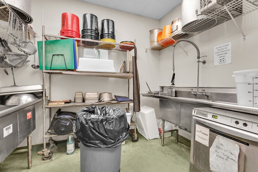 More Photos Of 114 Horizon Park Dr, Savannah Restaurant For Sale