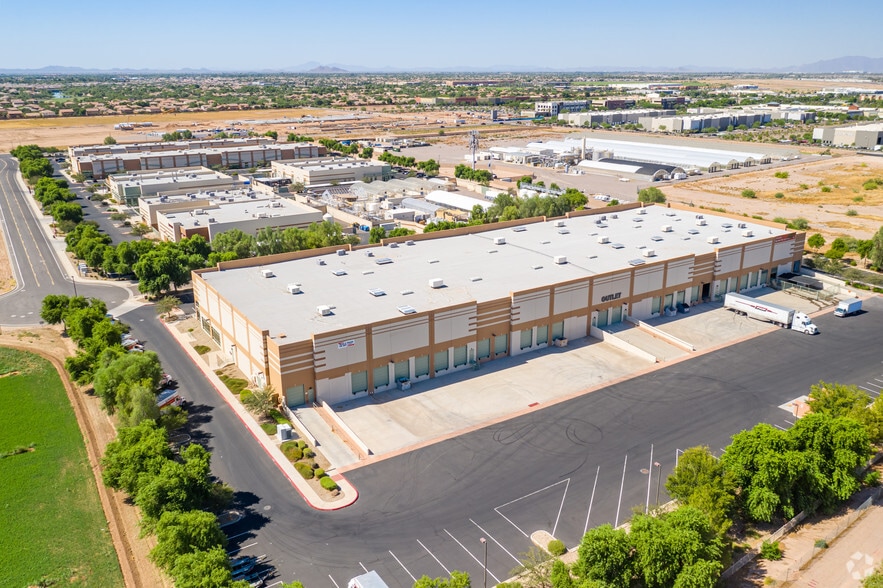 More Photos Of 596 E Germann Rd, Gilbert Warehouse For Lease