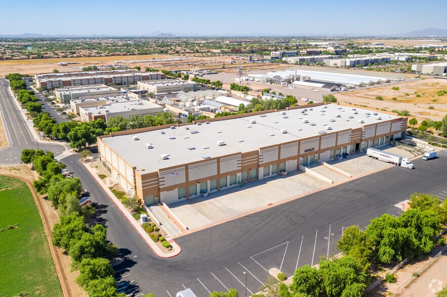 More Photos Of 596 E Germann Rd, Gilbert Warehouse For Lease