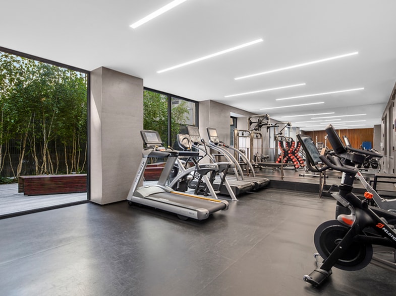 More Photos Of 1140 3rd Ave, New York Apartments For Lease