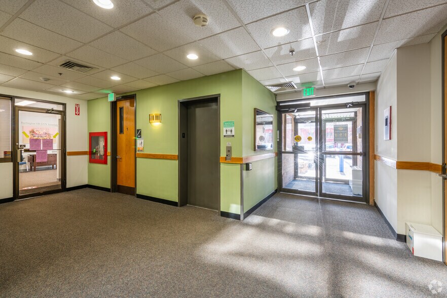 More Photos Of 101 Cambridge St, Burlington Medical For Lease