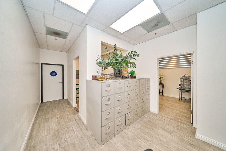 More Photos Of 308 S 1st Ave, Arcadia Apartments For Sale