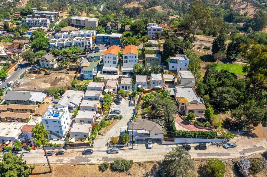 More Photos Of 1303 Lilac Terrace, Los Angeles Apartments For Sale