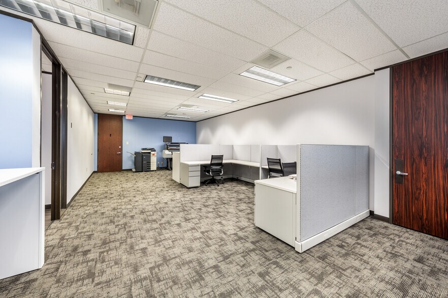 More Photos Of 13750 San Pedro Ave, San Antonio Coworking Space