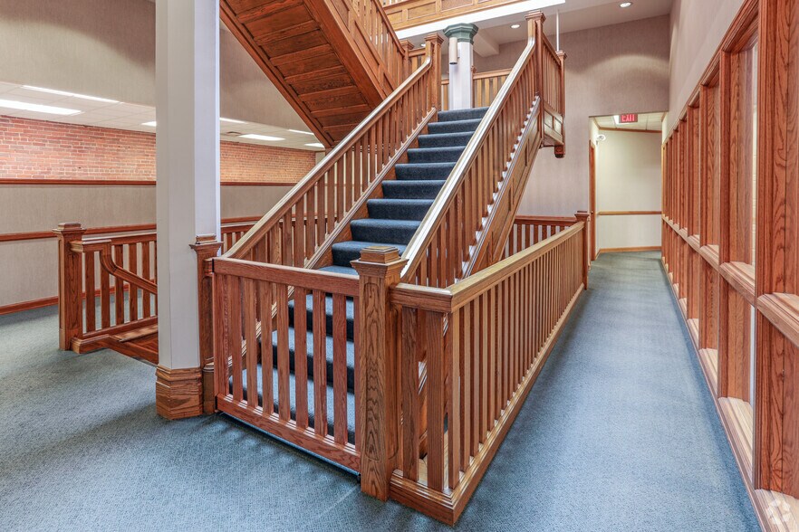 More Photos Of 75 N Main St, Mount Clemens Loft Creative Space For Lease