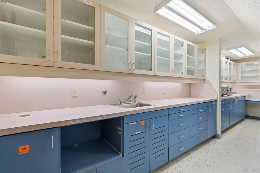 More Photos Of 1050 Sullivan Ave, South Windsor Medical For Sale