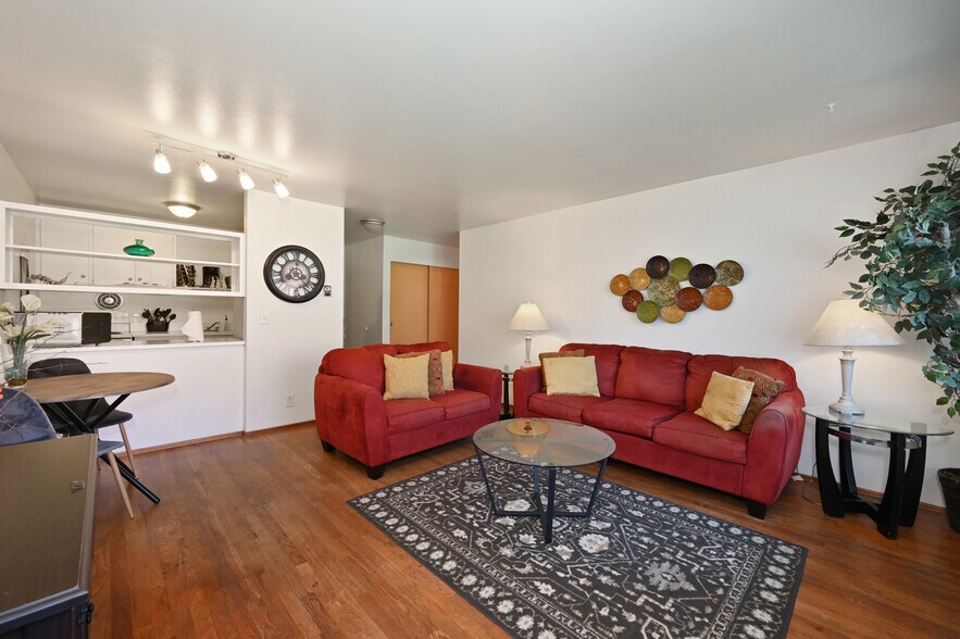 More Photos Of 525 E Roy St, Seattle Apartments For Sale