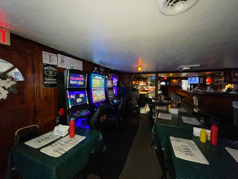 More Photos Of 3124 Perrysville Rd, Danville Restaurant For Sale