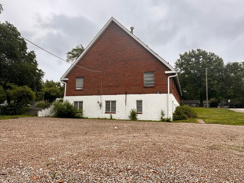More Photos Of 8620 Wornall, Kansas City Religious Facility For Sale