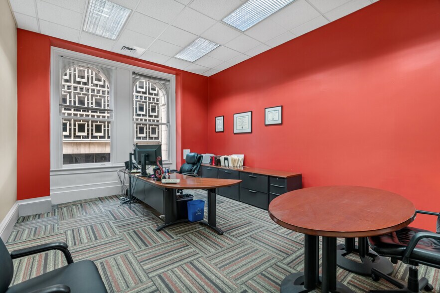 More Photos Of 730 17th St, Denver Office For Sale