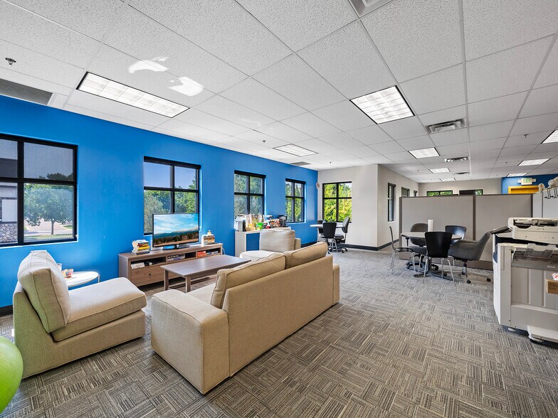 More Photos Of 2002 Caribou Dr, Fort Collins Office For Sale