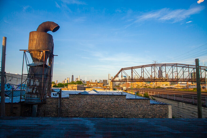 More Photos Of 401 N Wood St, Chicago Flex For Lease