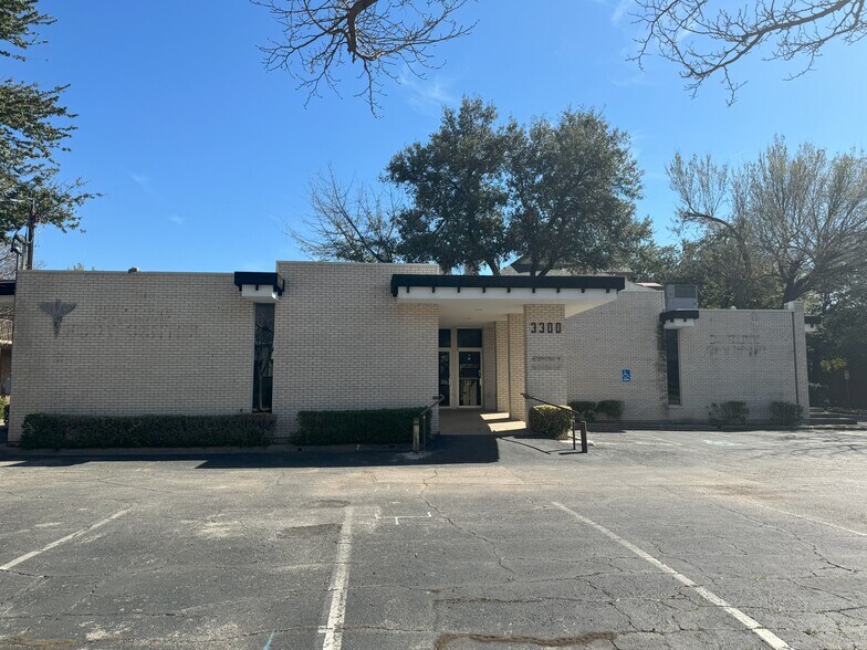 More Photos Of 3300 Douglas Ave, Dallas Storefront Retail Office For Sale