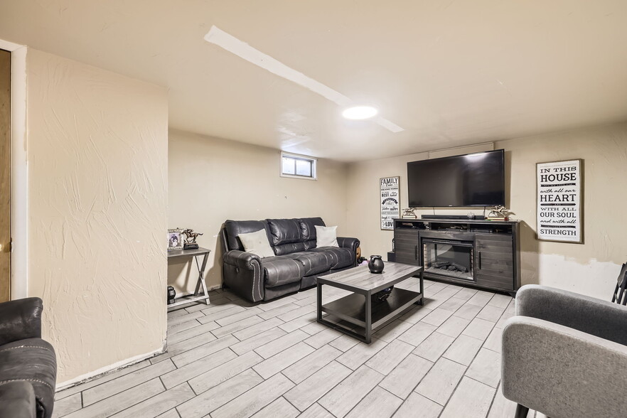 More Photos Of 8690 Verbena St, Commerce City Warehouse For Sale