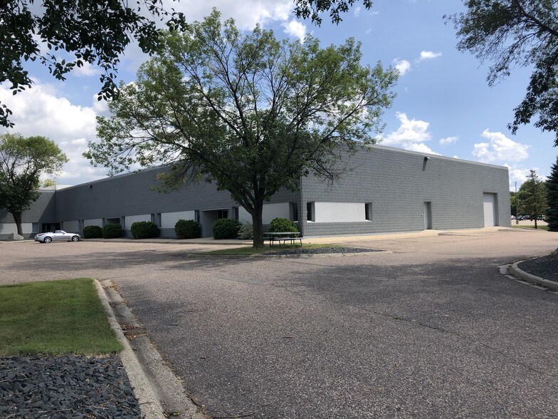 More Photos Of 2506-2526 Northland Dr, Mendota Heights Warehouse For Lease