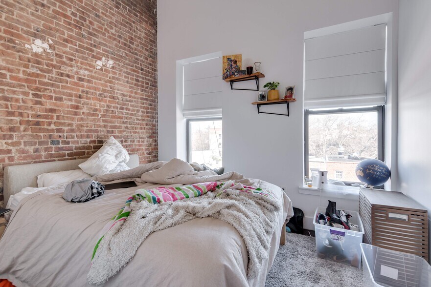 More Photos Of 946 Fulton St, Brooklyn Apartments For Sale