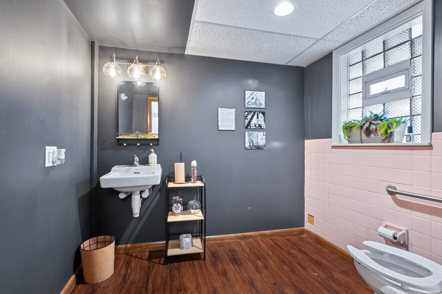 More Photos Of 5129 Liberty Ave, Pittsburgh Office Residential For Lease