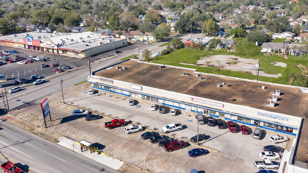 More Photos Of 7101 Lawndale St, Houston Unknown For Sale