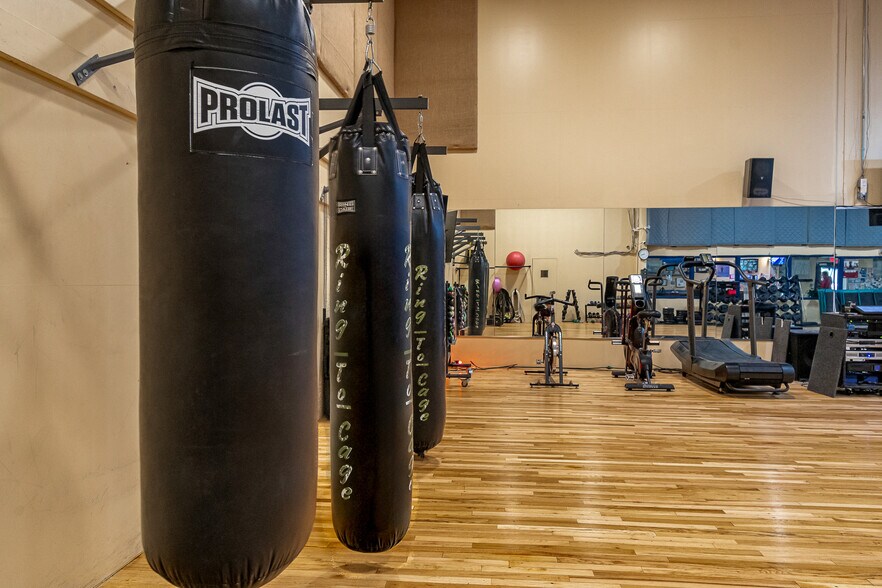 More Photos Of 415 Wingfield St, Ruidoso Health Club For Sale