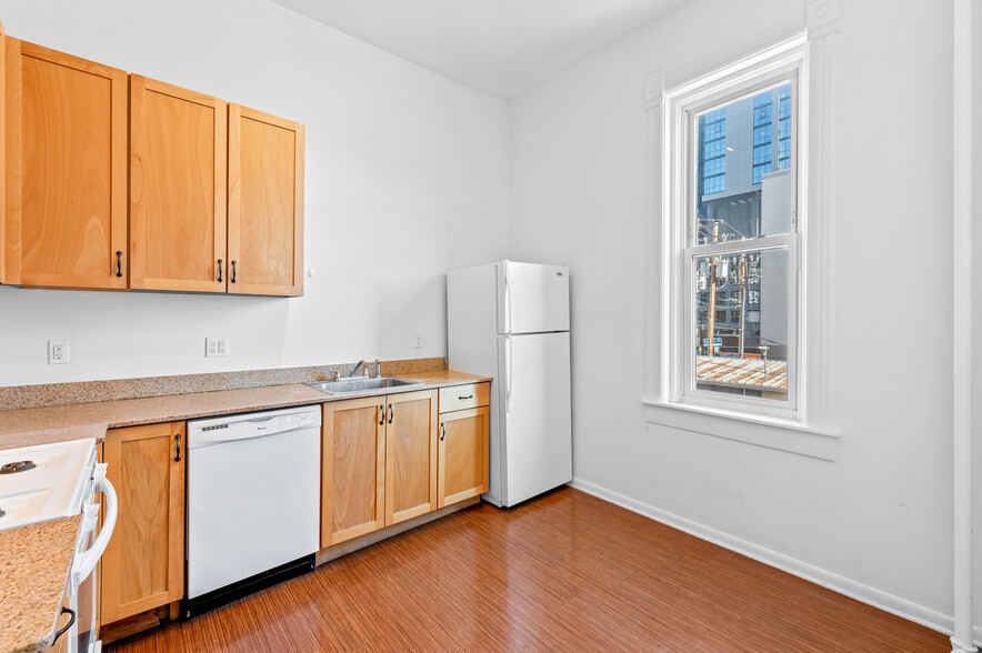 More Photos Of 2031-2033 Curtis St, Denver Apartments For Lease