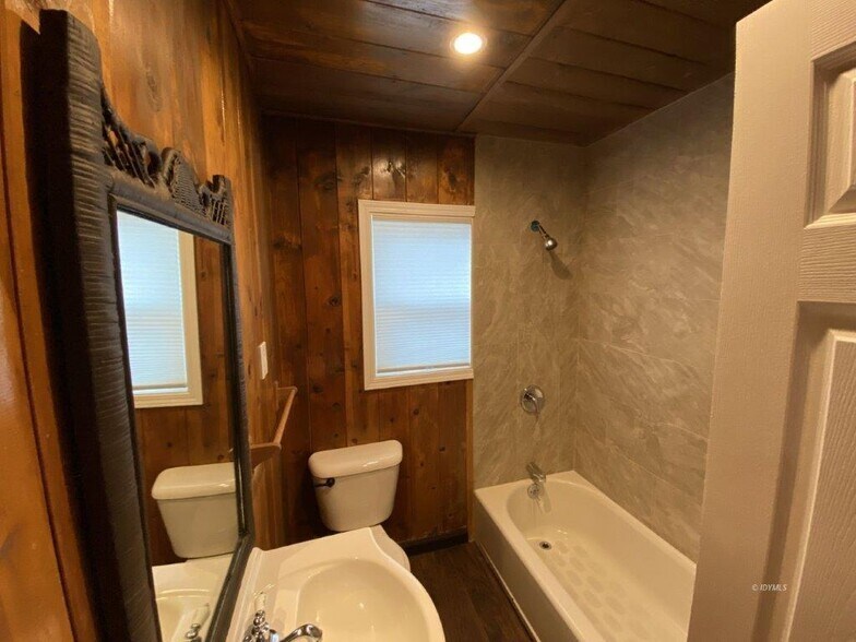 More Photos Of , Idyllwild-Pine Cove Multifamily For Sale