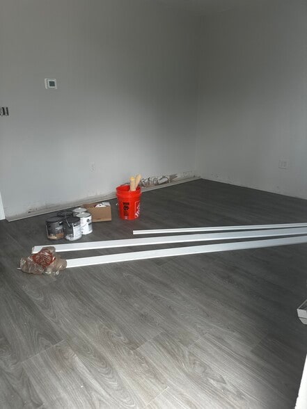 More Photos Of 28631 N Diesel Dr, Bonita Springs Light Manufacturing For Lease