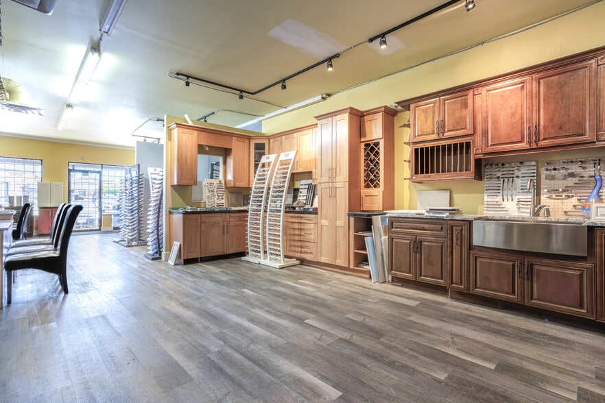 More Photos Of 15585 24th Ave, Surrey Storefront Retail Office For Sale