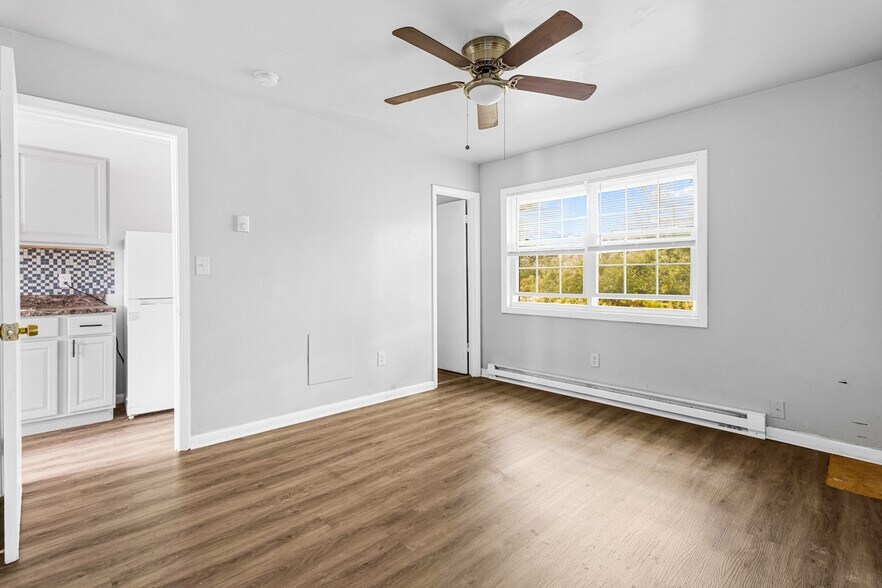 More Photos Of 210 Matthews Ave, Carrollton Apartments For Sale