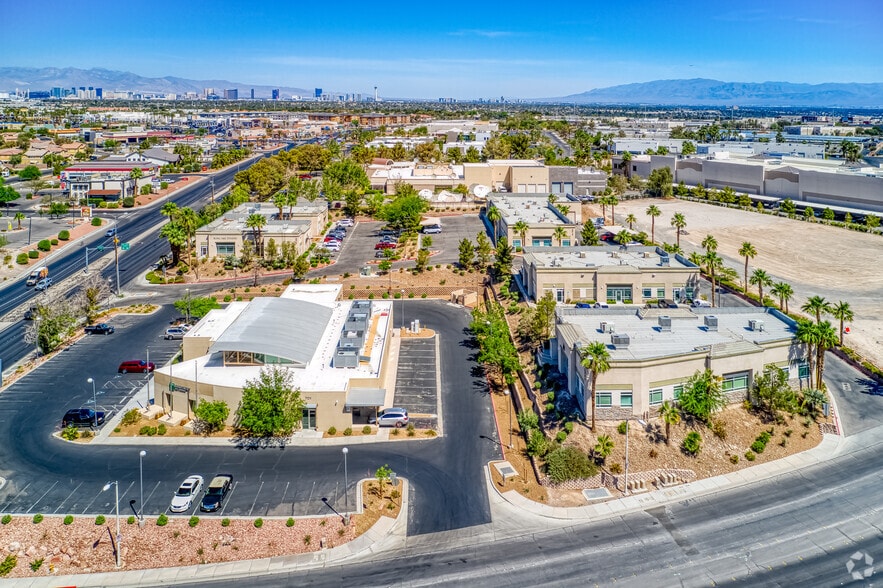 More Photos Of 2012 W Sunset Rd, Henderson Light Manufacturing For Lease