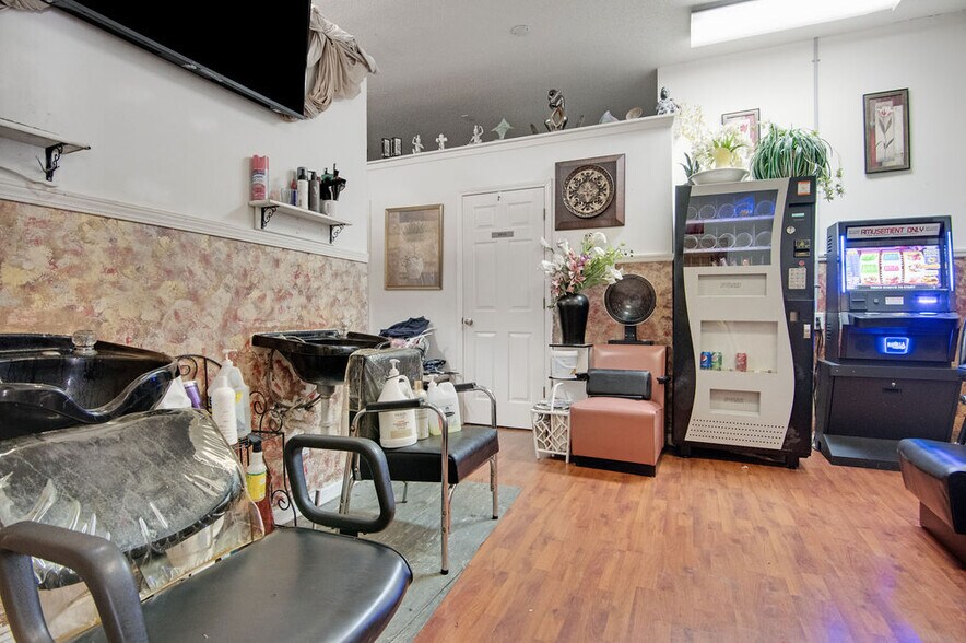 More Photos Of 1212-1216 Gum Branch Rd, Jacksonville General Retail For Sale