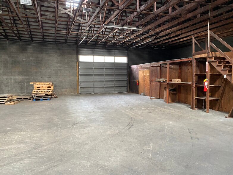 More Photos Of 216 Bingham & Parks Rd, Advance Industrial For Lease