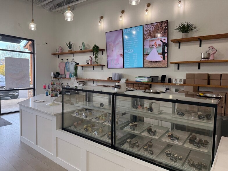 More Photos Of 13203 SE 172nd Ave, Happy Valley General Retail For Lease