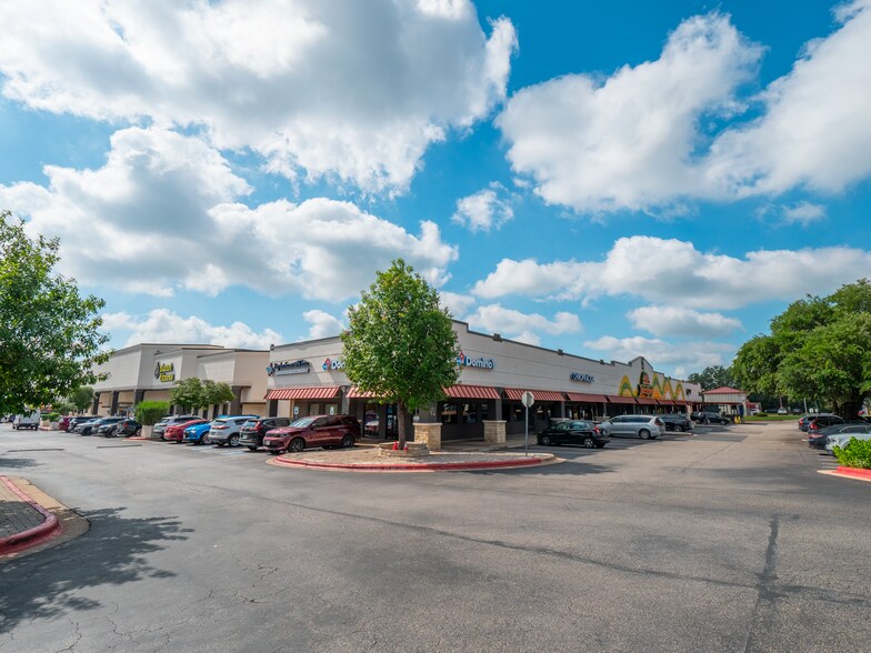 More Photos Of 1807 Slaughter Ln W, Austin Freestanding For Lease