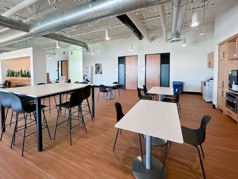 More Photos Of 13509 Lyndon B Johnson Fwy, Garland Office For Sale