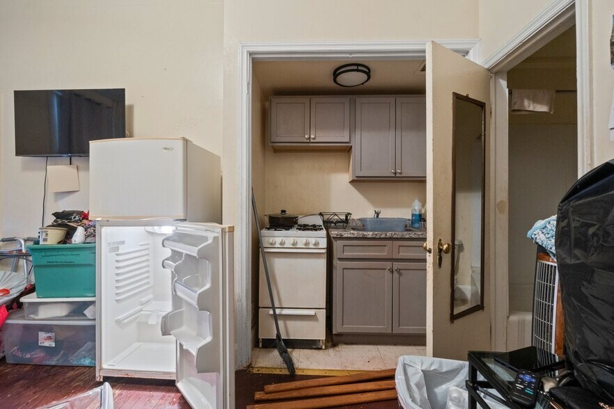 More Photos Of 2301 Maryland Ave, Baltimore Apartments For Sale