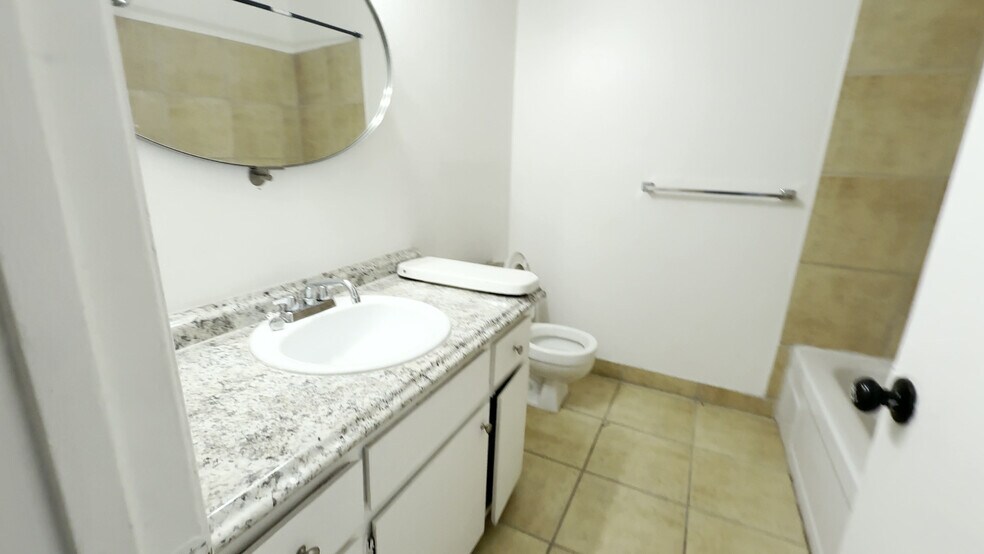 More Photos Of 475 N Manila Ave, Fresno Apartments For Sale