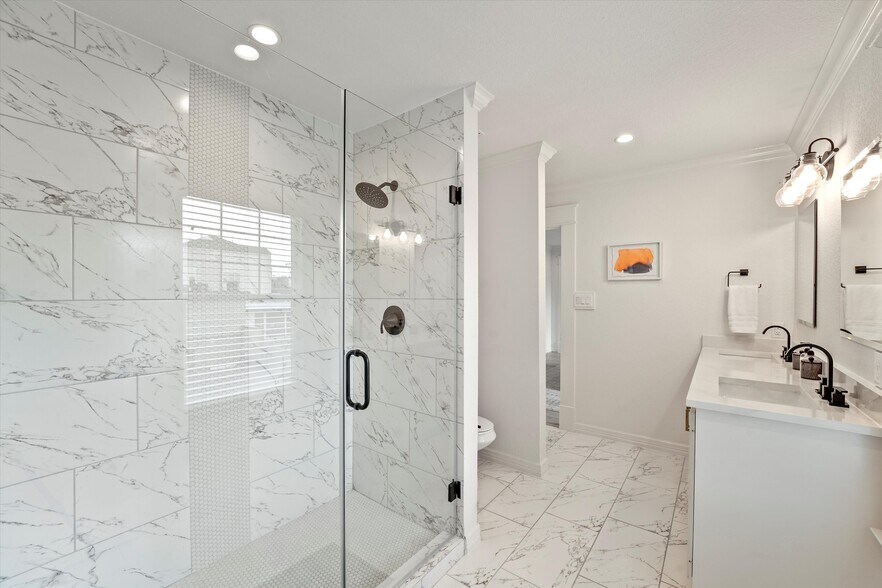 More Photos Of 235 Westheimer Rd, Houston Apartments For Sale