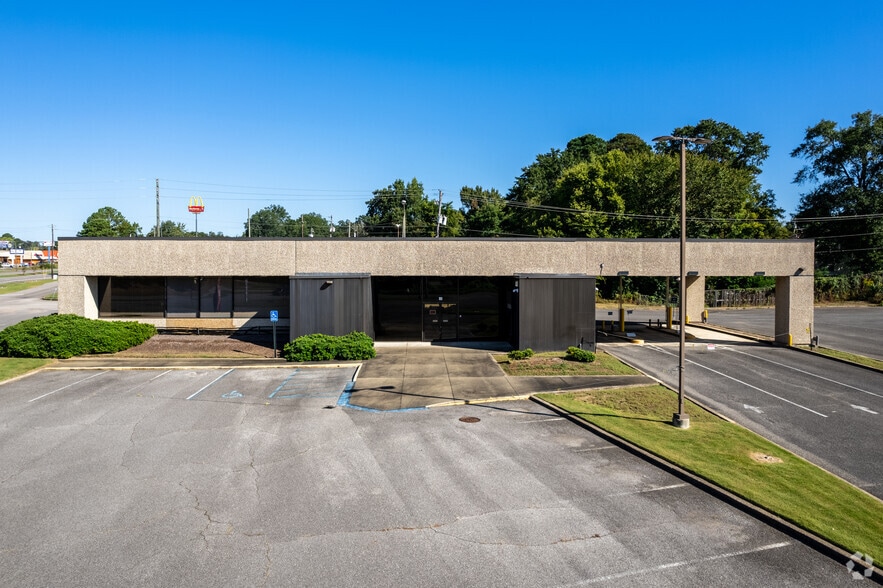More Photos Of 1001 Decatur Hwy, Gardendale Bank For Lease