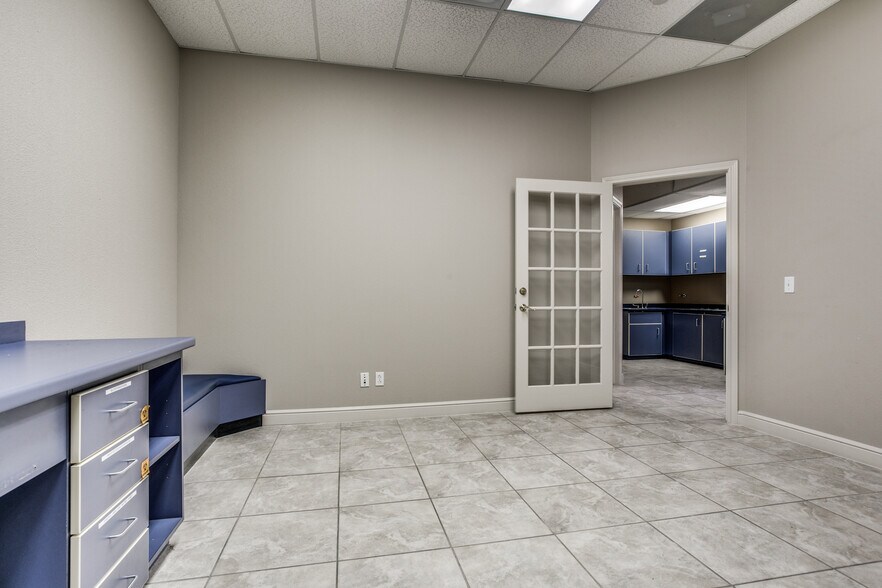 More Photos Of 605-607 6th St N, Texas City Restaurant For Sale