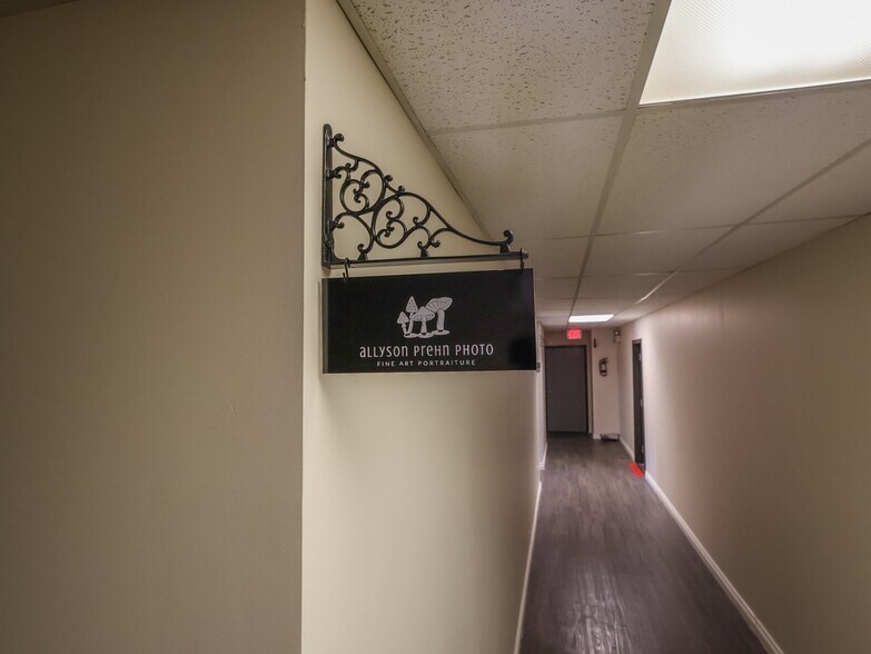 More Photos Of 5002 50 st, Stettler Flex For Sale