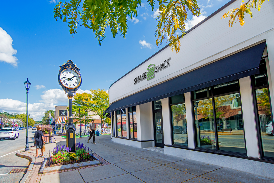 Primary Photo Of 74-102 Central St, Wellesley Storefront For Lease