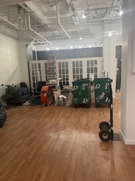 More Photos Of 344 W 38th St, New York Office For Lease