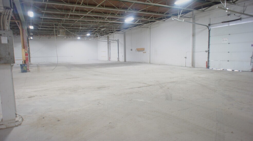 More Photos Of 12112-12116 67 St NW, Edmonton Industrial For Sale