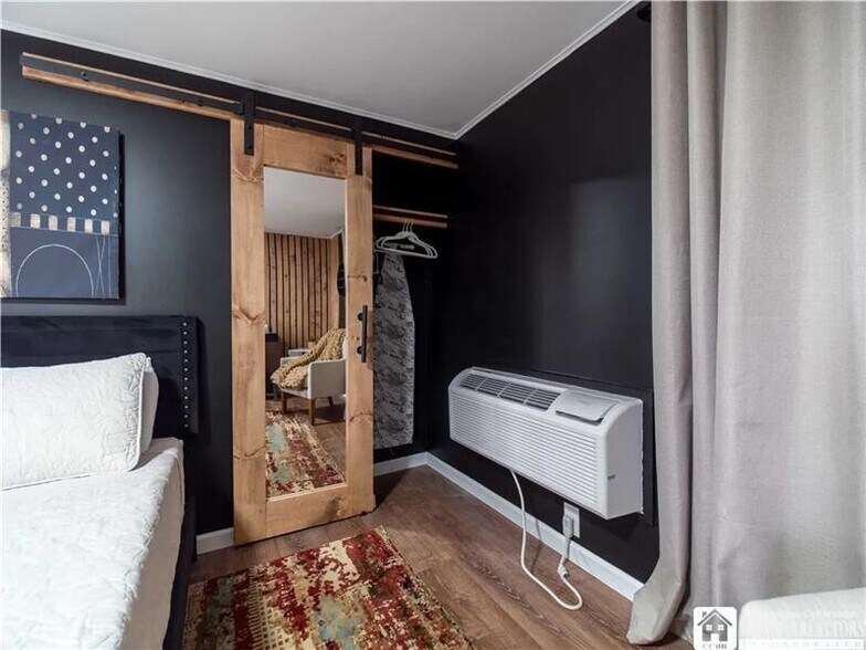 More Photos Of 363 Lake Shore Dr W, Dunkirk Hotel For Sale